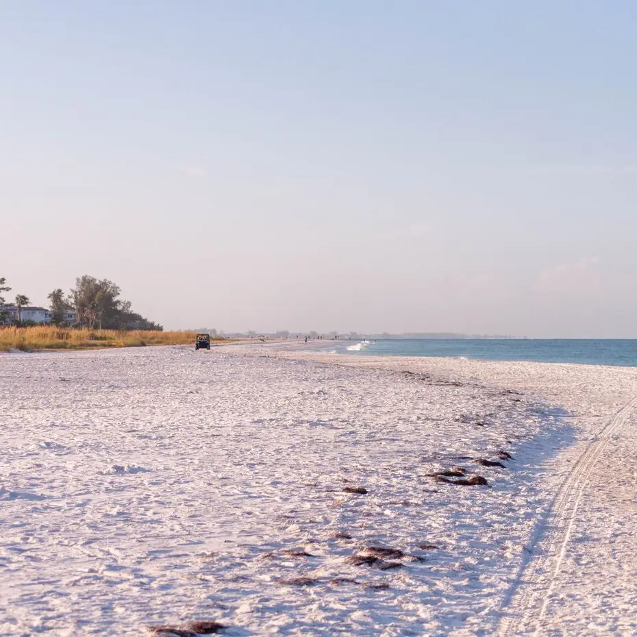 Anna Maria Island Beach: Pristine Sands, Crystal Waters, Paradise!