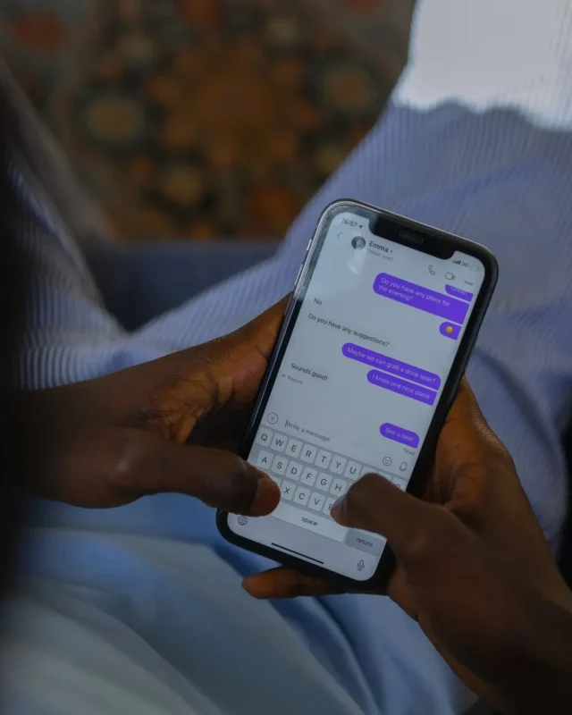 Anonymous Online Chats: From Isolation to Mental Wellness