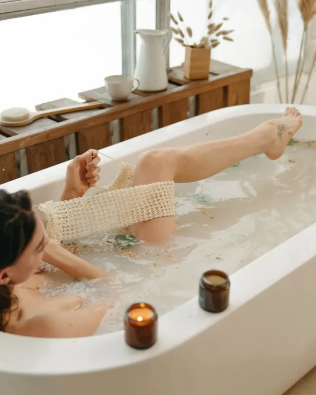Bath Pillow: The Ultimate Way to Relax in the Tub