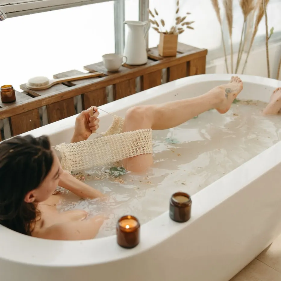 Bath Pillow: The Ultimate Way to Relax in the Tub