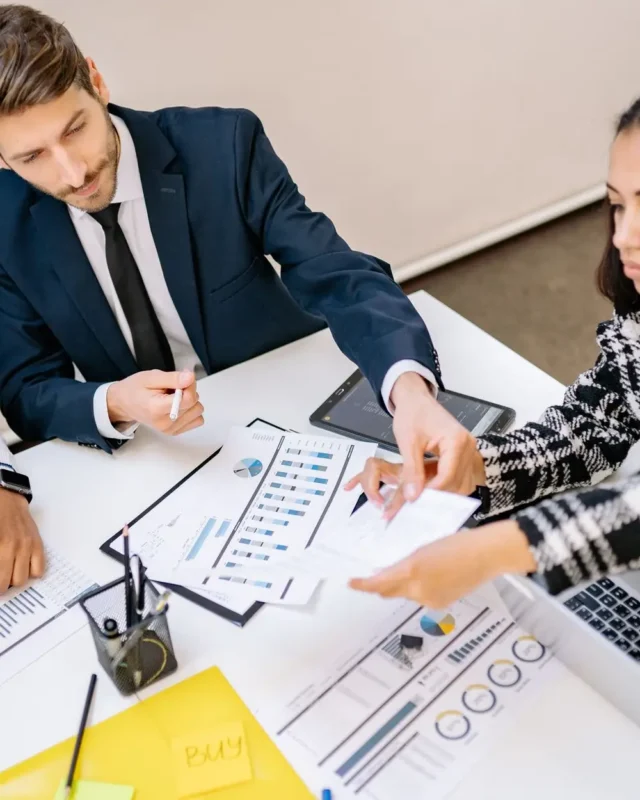 Business AI Strategy: Overcoming Challenges and Maximizing ROI