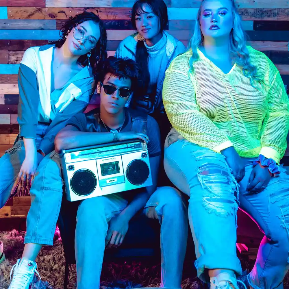 Flashback to Fabulous: Exploring the Iconic 80s Fashion Trends