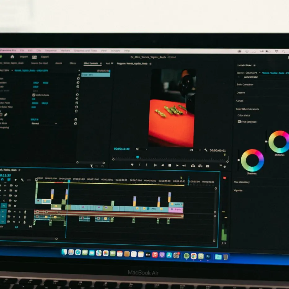 Guide to editing travel videos online