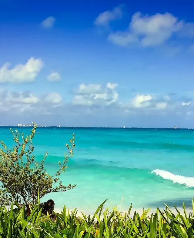 Which is Best: Hawaii or Cancun?