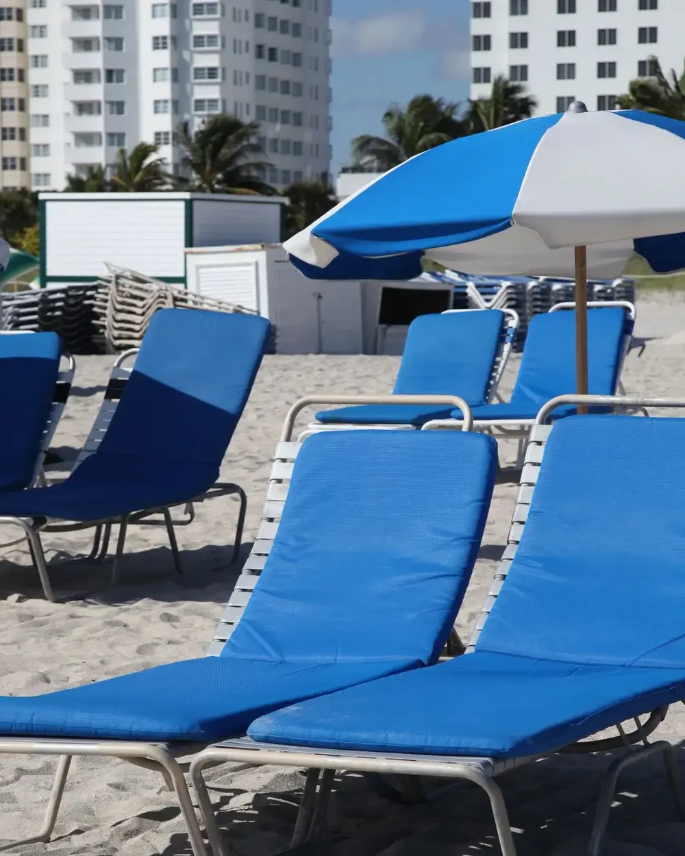Pelican Beach Resort invites you to Florida