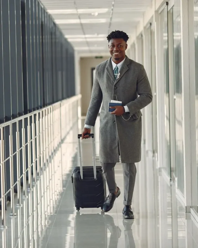 How to become a Professional Traveler in 2024