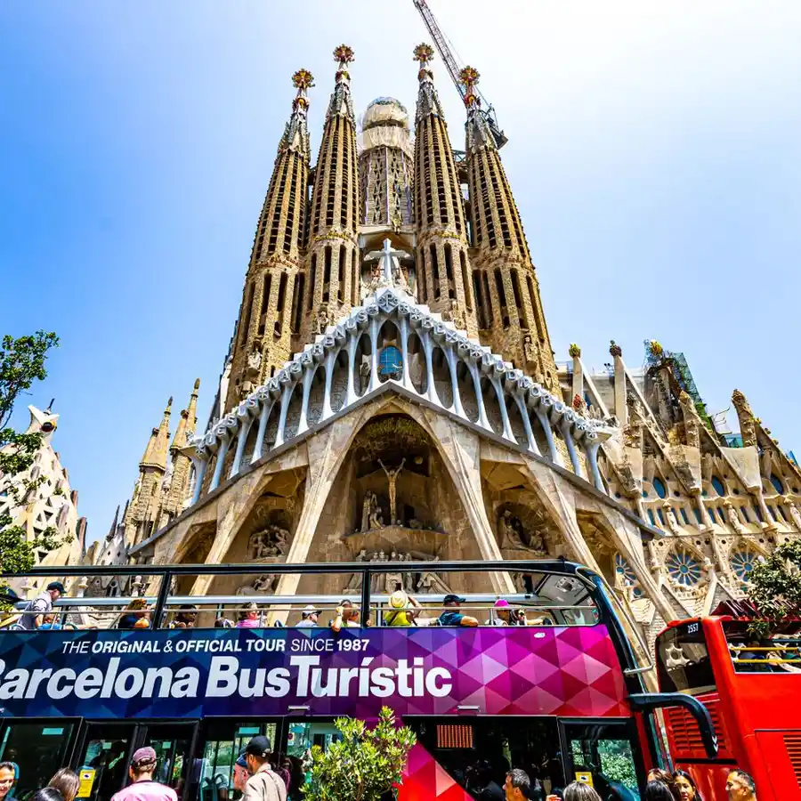 Top 10 tourist attractions in the world wave at you now